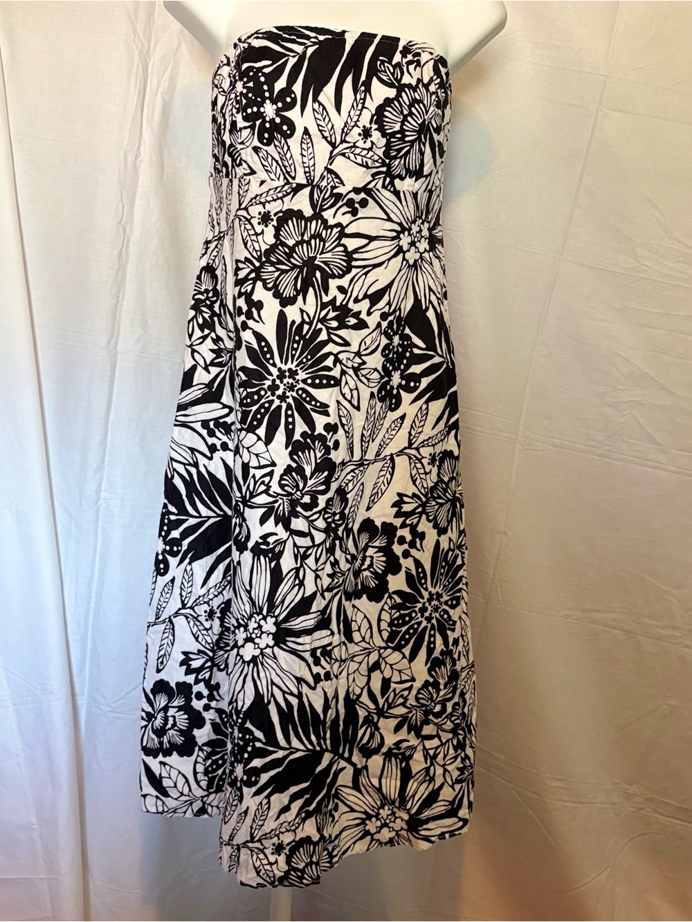GAP Black and White Floral Strapless Maxi Dress